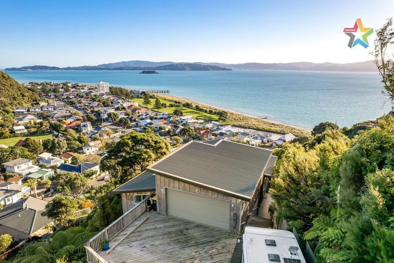 Photo of property in 29a Totara Street, Eastbourne, Lower Hutt, 5013