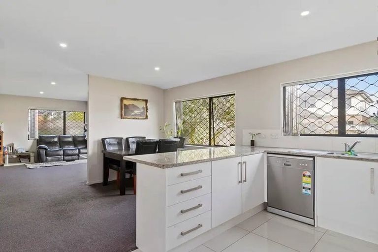 Photo of property in 5 Morewood Lane, Favona, Auckland, 2024