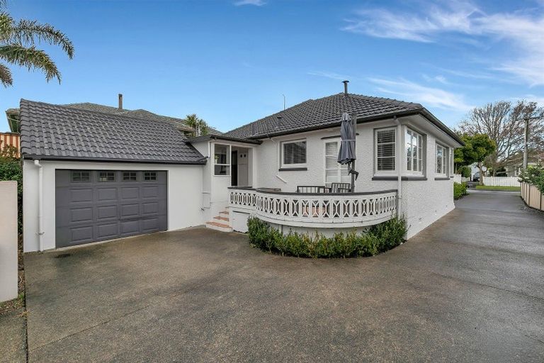 Photo of property in 4 Birkley Road, Bayswater, Auckland, 0622