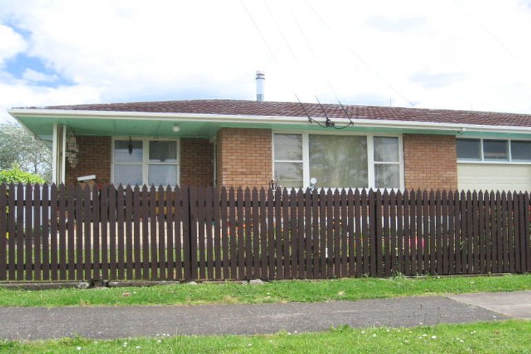 Photo of property in 2/39 Kenderdine Road, Papatoetoe, Auckland, 2025