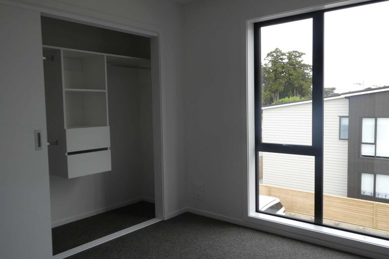 Photo of property in 2/504 Don Buck Road, Massey, Auckland, 0614