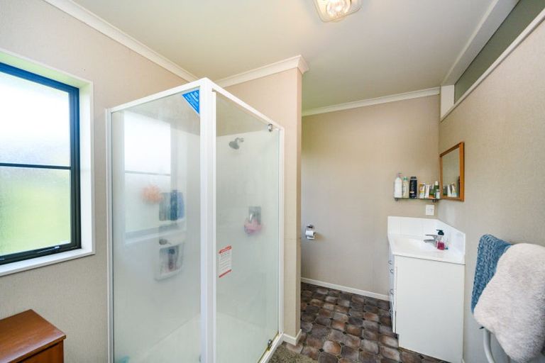 Photo of property in 34 Geneva Terrace, Kelvin Grove, Palmerston North, 4414