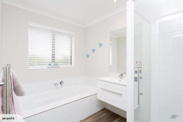 Photo of property in 10 Greenstone Street, Rolleston, 7614