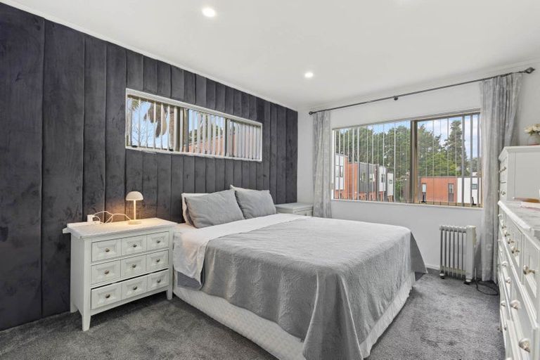 Photo of property in 70c Alfriston Road, Manurewa East, Auckland, 2102