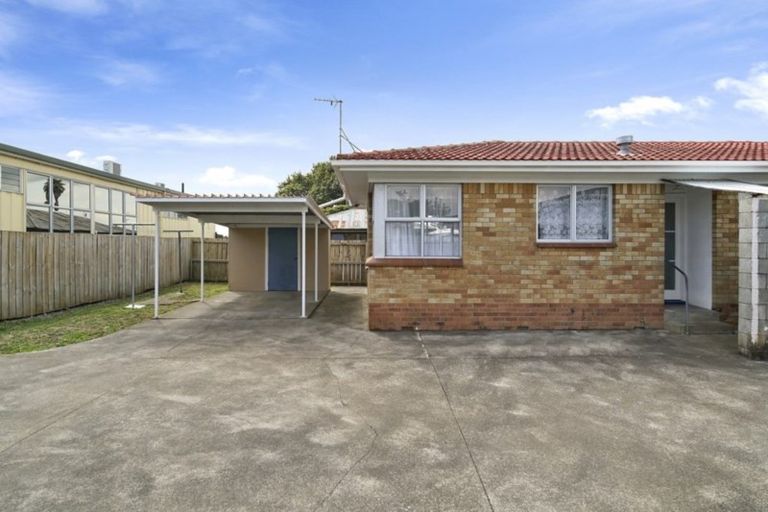 Photo of property in 2/6 Cornwall Road, Papatoetoe, Auckland, 2025