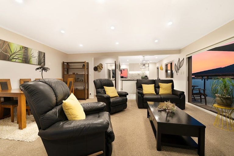 Photo of property in 180 Royal Road, Massey, Auckland, 0614