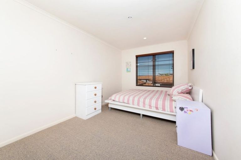 Photo of property in 39 Millennial Way, Orewa, 0931