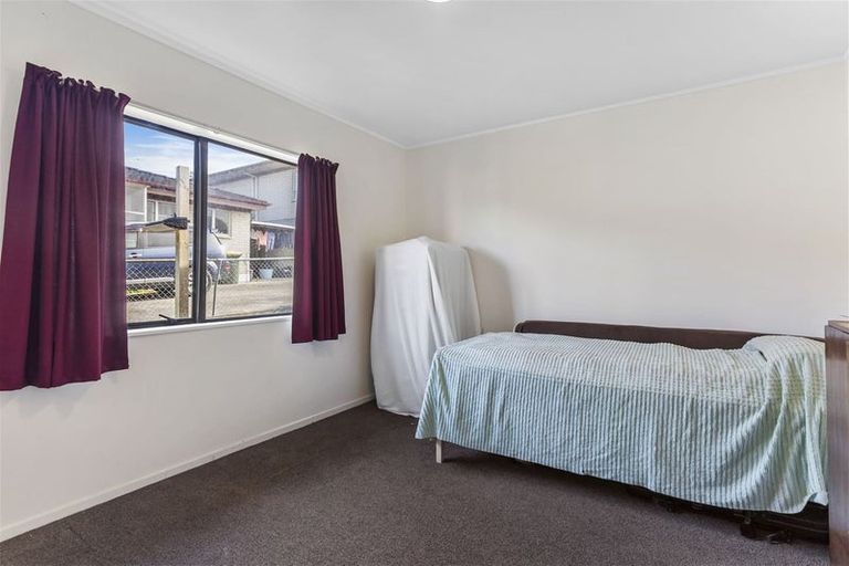 Photo of property in 2/8 Ingram Street, Papakura, 2110