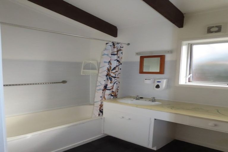 Photo of property in 4/42 James Laurie Street, Henderson, Auckland, 0612