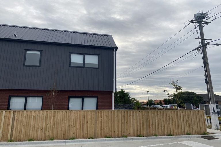 Photo of property in 1/125b Metcalfe Road, Ranui, Auckland, 0612