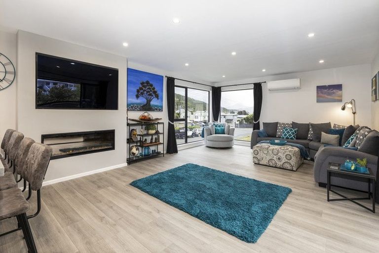 Photo of property in 15 Beach Road, Waikawa, Picton, 7220