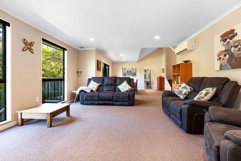 Photo of property in 48 Sailmaker Close, Whitby, Porirua, 5024