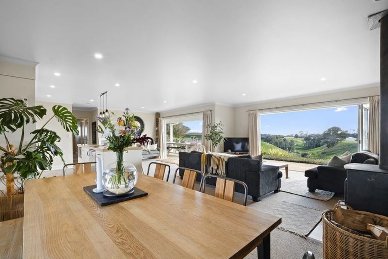 Photo of property in 167 Henwood Road, Paraite, New Plymouth, 4372