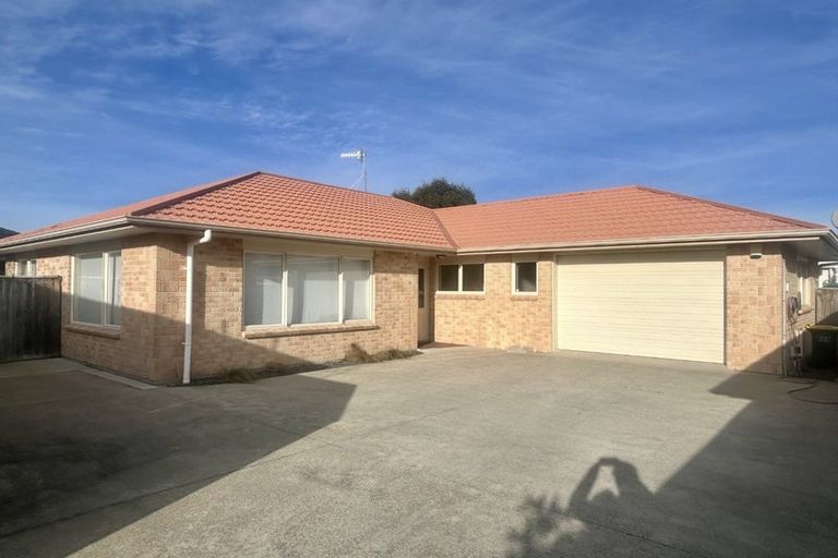 Photo of property in 9a Gandalf Crescent, Paraparaumu, 5032