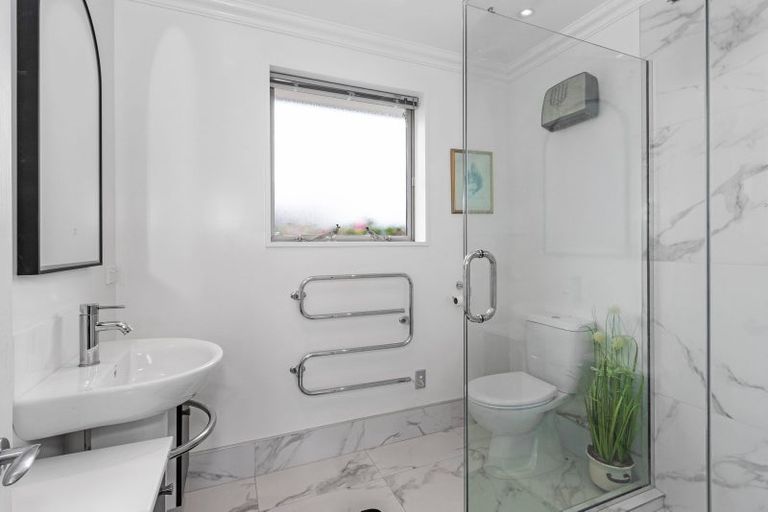 Photo of property in 24 Date Crescent, Aidanfield, Christchurch, 8025