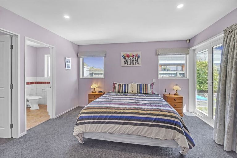 Photo of property in 8 Highwood Lane, Burnside, Christchurch, 8053