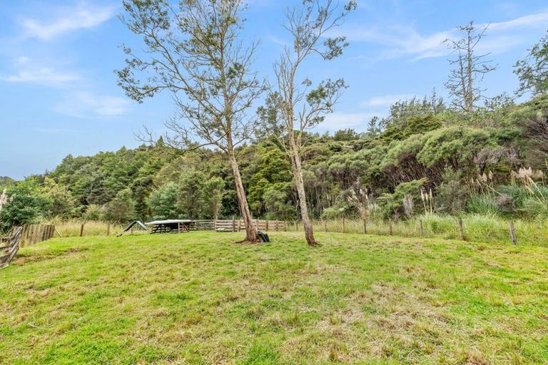 Photo of property in 1042 Ngunguru Road, Kiripaka, Whangarei, 0173