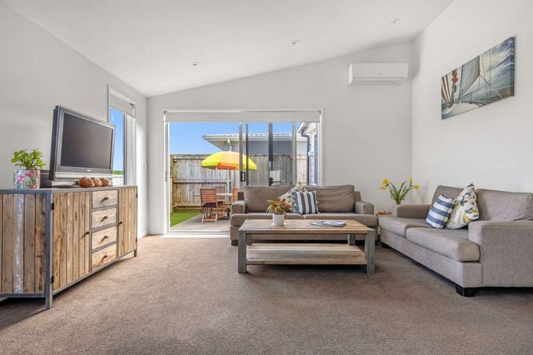 Photo of property in 12 Franks Way, Papamoa Beach, Papamoa, 3118