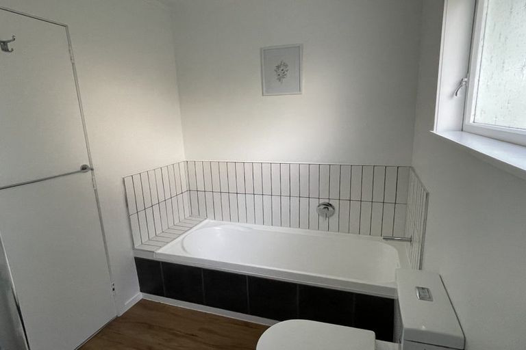 Photo of property in 18 Richmond Street, Cambridge, 3434