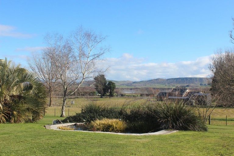 Photo of property in 402 Porangahau Road, Waipukurau, 4282