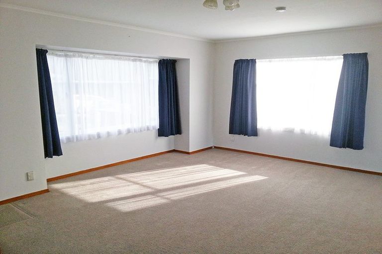 Photo of property in 82 Harrington Road, Henderson, Auckland, 0610