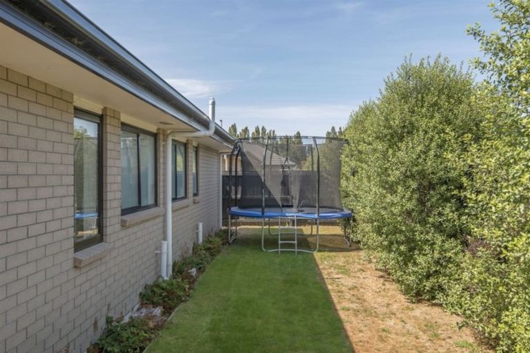 Photo of property in 19 Hineaari Street, Marshland, Christchurch, 8083