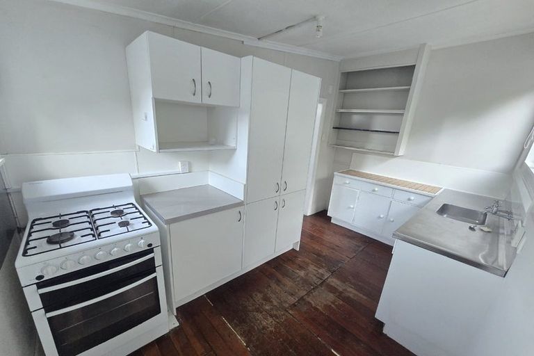 Photo of property in 92 Rolleston Street, Mount Cook, Wellington, 6021