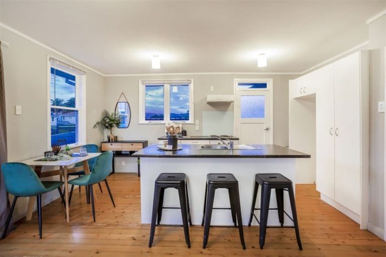 Photo of property in 27 Te Puke Street, Titahi Bay, Porirua, 5022