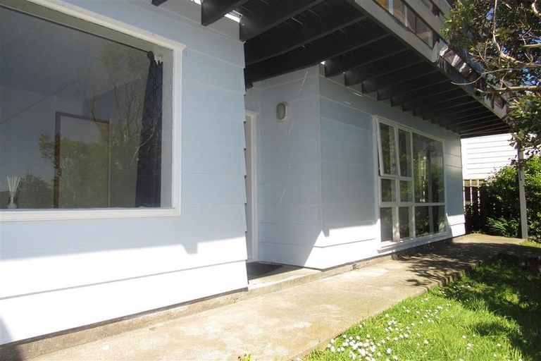 Photo of property in 64 Pembroke Road, Northland, Wellington, 6012