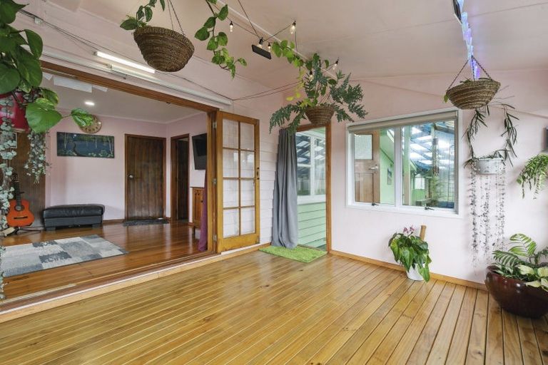 Photo of property in 12 Camrose Grove, Kingston, Wellington, 6021