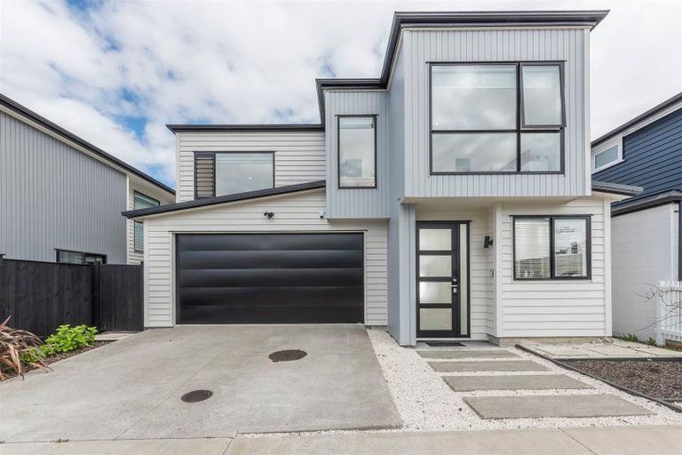 Photo of property in 14 Hato Road, Hobsonville, Auckland, 0616