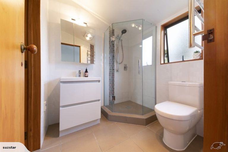 Photo of property in 111 Woodlands Park Road, Titirangi, Auckland, 0604