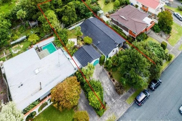 Photo of property in 40 Stapleford Crescent, Browns Bay, Auckland, 0630