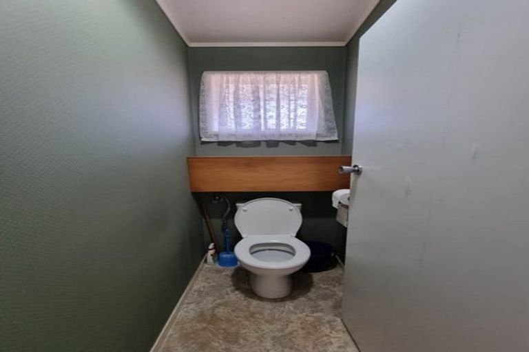 Photo of property in 116 Sturges Road, Henderson, Auckland, 0612