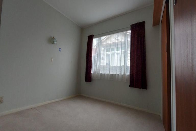 Photo of property in 3/2 Mickle Street, Te Atatu South, Auckland, 0610
