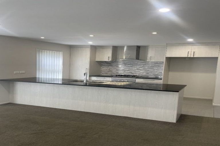 Photo of property in 10 Pipipi Crescent, Takanini, 2112