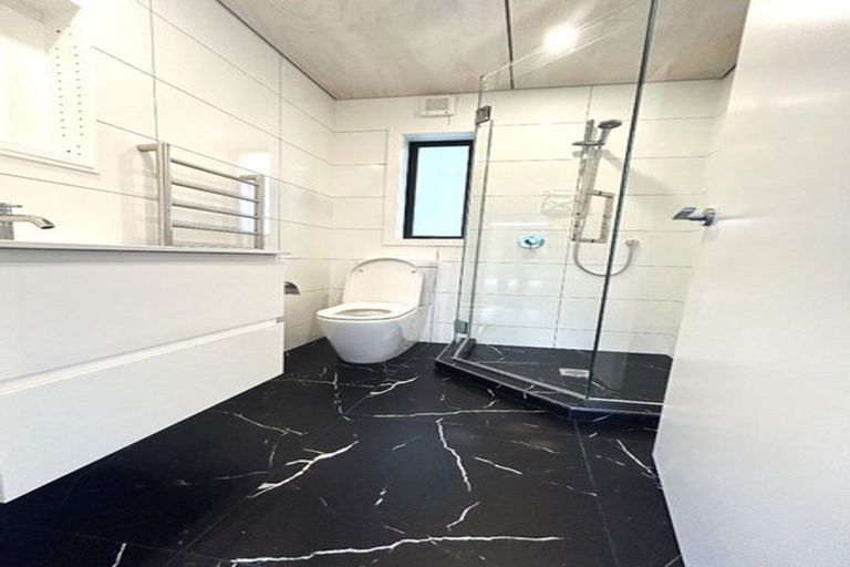 Photo of property in 8/764 Beach Road, Browns Bay, Auckland, 0630