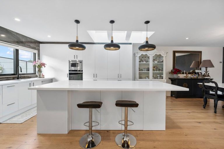 Photo of property in 7 Hartles Place, Mellons Bay, Auckland, 2014