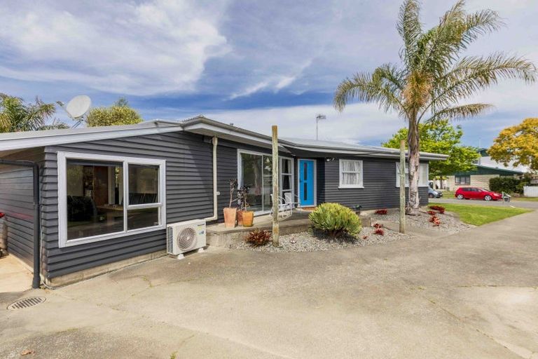 Photo of property in 11 Otatara Road, Taradale, Napier, 4112
