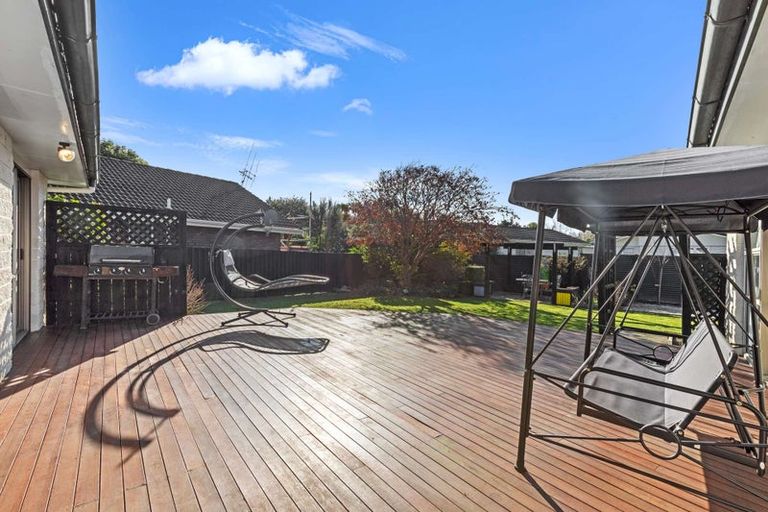 Photo of property in 18 Truscott Grove, Awapuni, Palmerston North, 4412