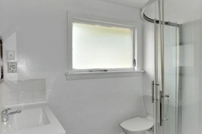 Photo of property in 8 Clonbern Place, Upper Riccarton, Christchurch, 8041