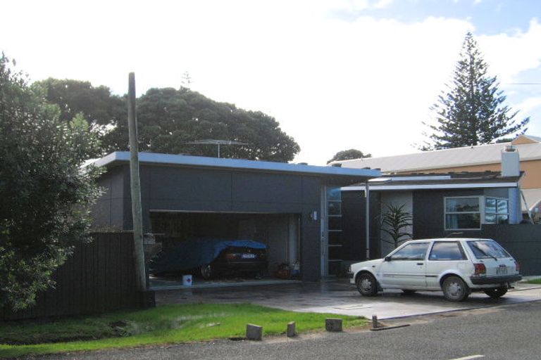 Photo of property in 2 Noel Avenue, Orewa, 0931