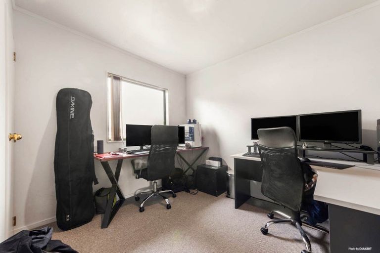 Photo of property in 11a Kervil Avenue, Te Atatu Peninsula, Auckland, 0610