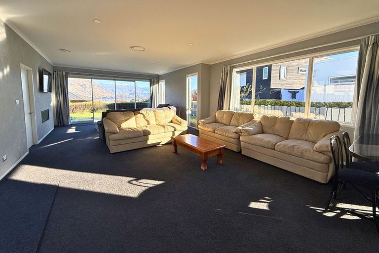 Photo of property in 71 Rata Street, Wanaka, 9305