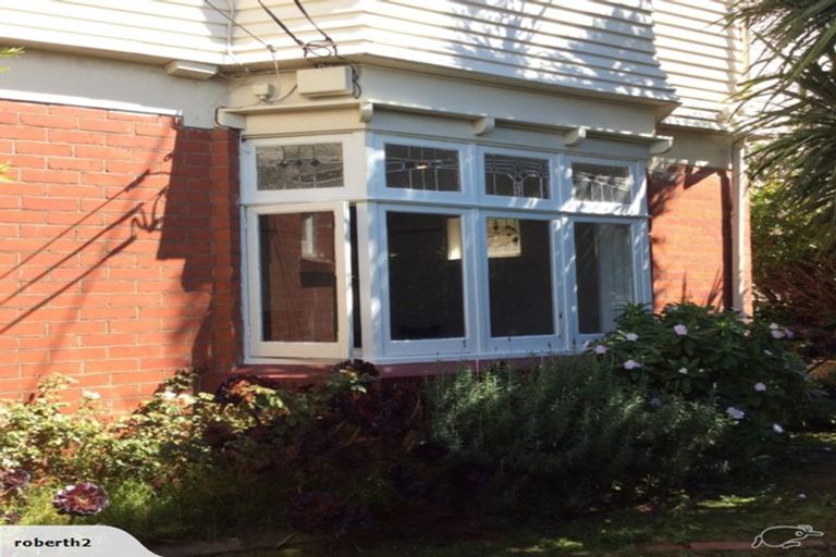 Photo of property in 17 Hargreaves Street, Mount Cook, Wellington, 6021