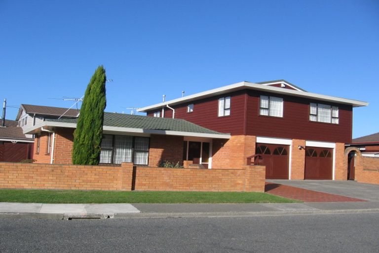 Photo of property in 14 Burbank Crescent, Churton Park, Wellington, 6037