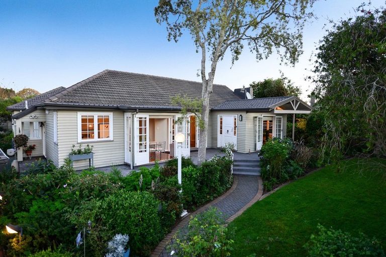 Photo of property in 11 Casey Avenue, Fairfield, Hamilton, 3214