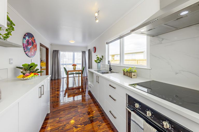 Photo of property in 24 President Avenue, Papakura, 2110