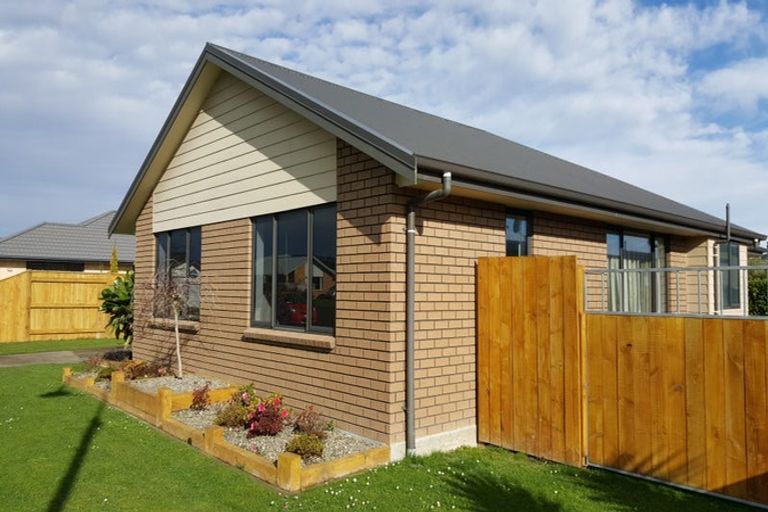 Photo of property in 39 Pegasus Place, Kelvin Grove, Palmerston North, 4414