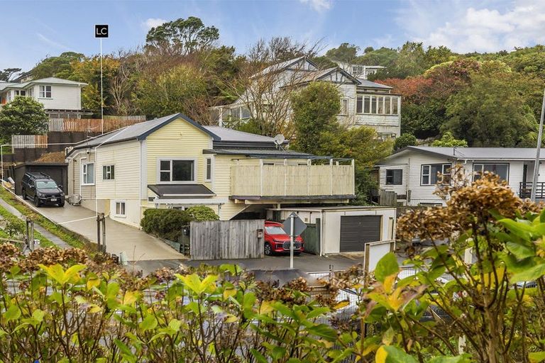 Photo of property in 112b Newlands Road, Newlands, Wellington, 6037